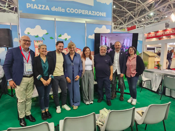 Al Salone del libro per esporre libri e buone pratiche